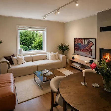 Cozy, Centrally Located In 아파트 *